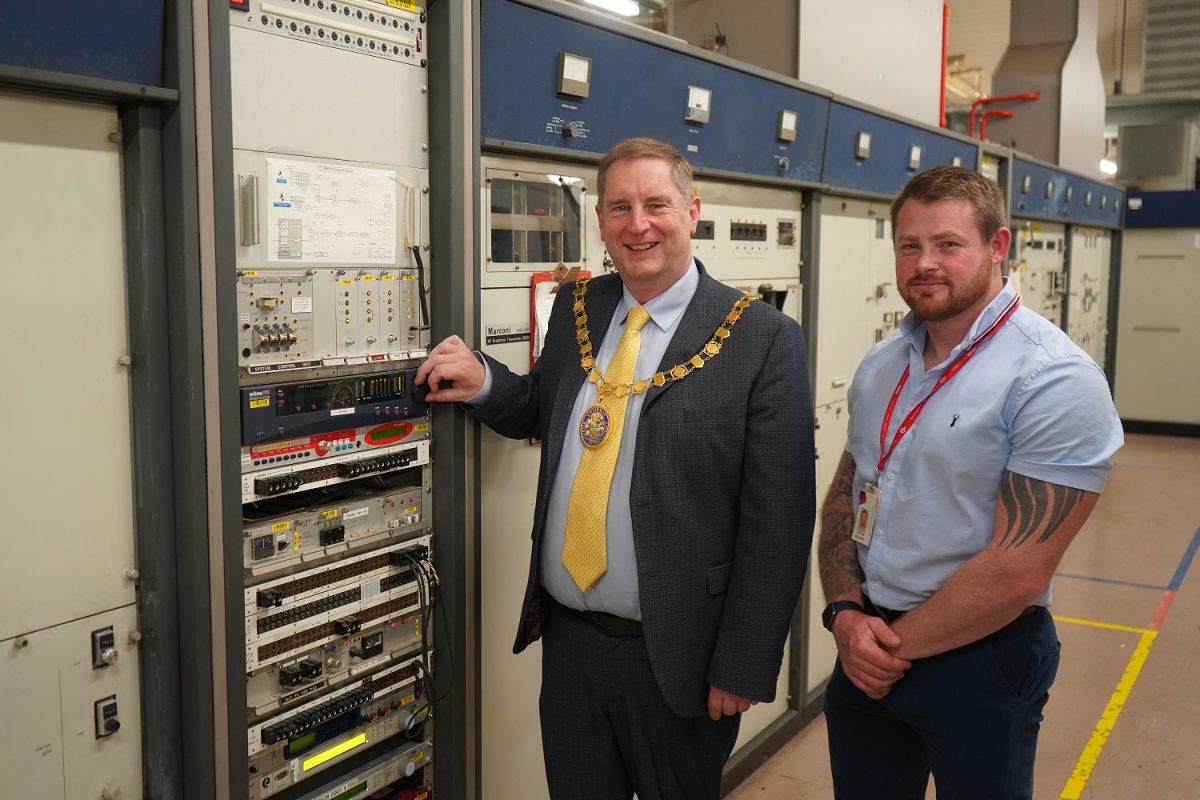 Droitwich transmitter station receives visit from Wychavon chairman 